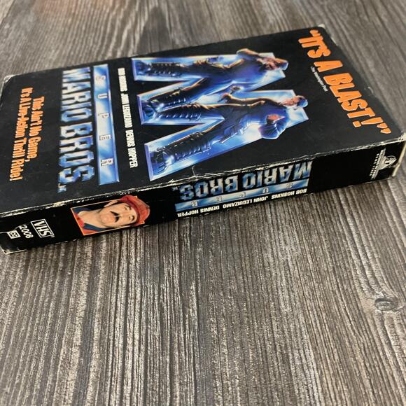 Vintage Super Mario Bros VHS 1993 Live Action Movie NTSC Bob Hoskins Film - Picture 3 of 6